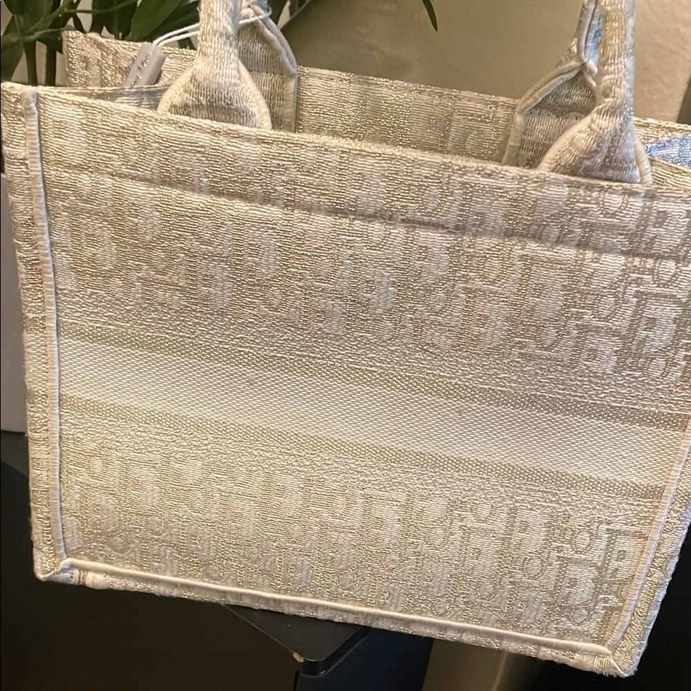 💕Vintage Dior Cream and Gold Mini Tote Bag with Structured Design - Picture 10 of 15